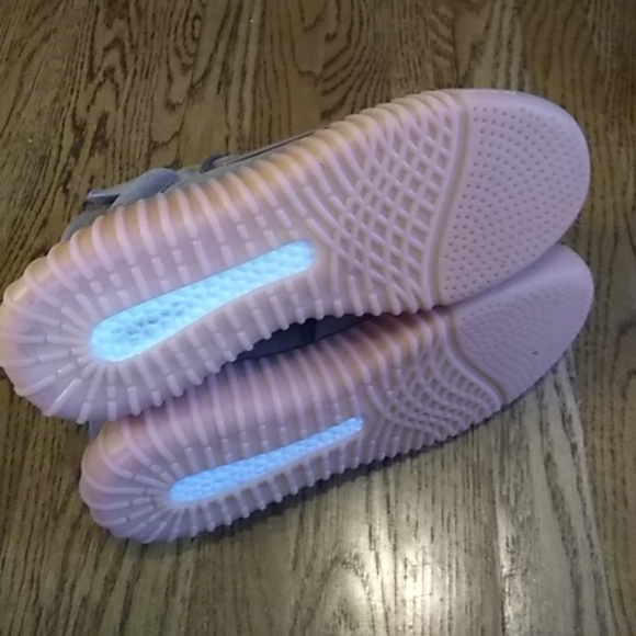 Yeezy 750 chocolate gum sneakers - Picture 4 of 7